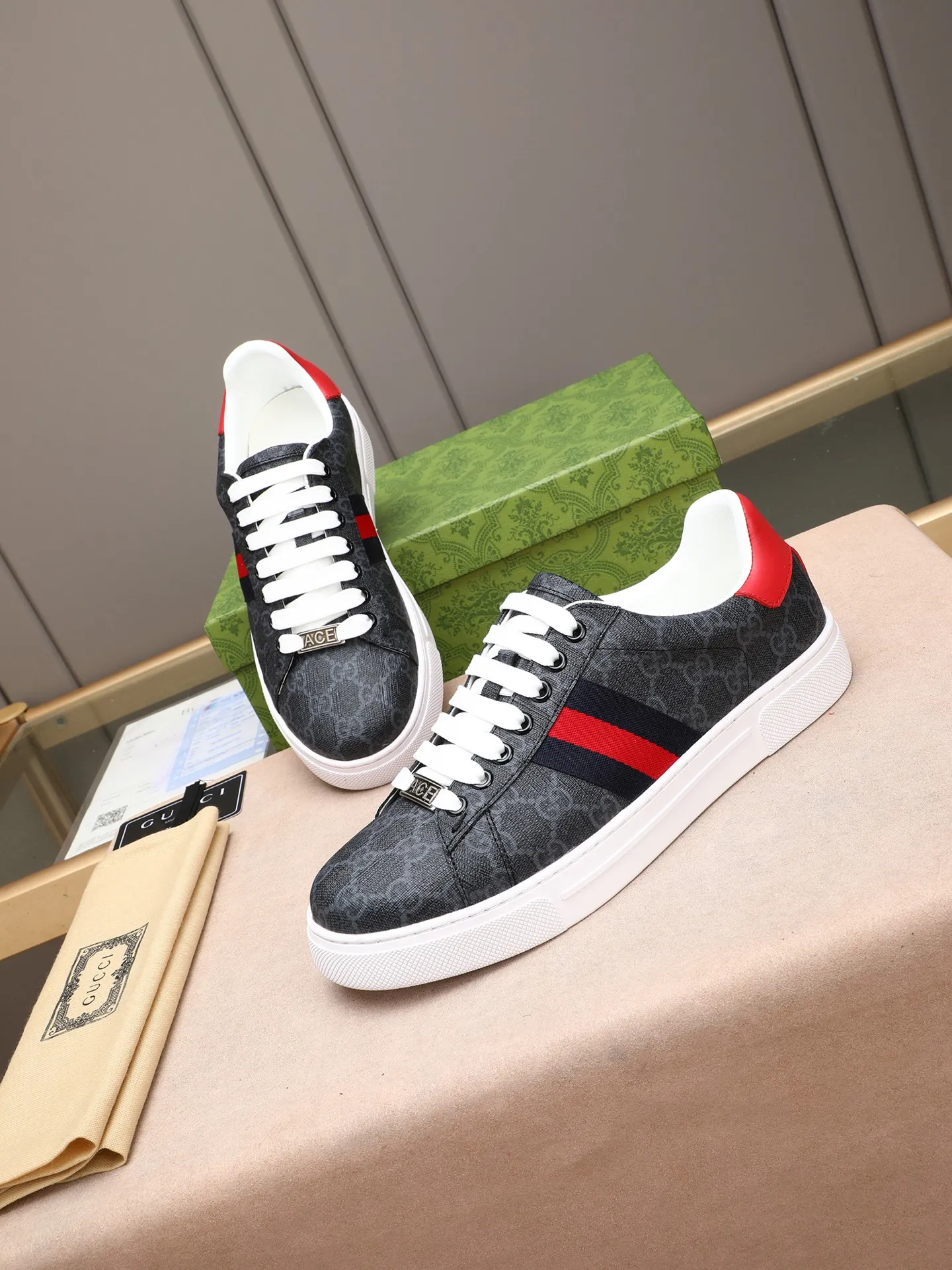 Men's shoes 💰400 [running volume version] GUGGI white shoe series! The fabric is made of imported cowhide➕Gucci special material➕sheep lining➕original rubber outsole, men's size 38-44 (45 can be customized)